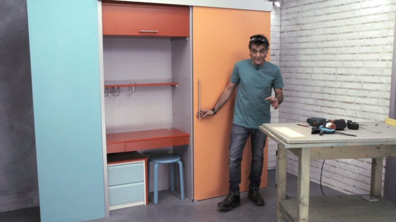 Cómo transformar un armario empotrado en una estantería con baldas