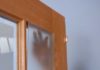 Cómo cambiar el cristal de una puerta Sustituir un vidrio